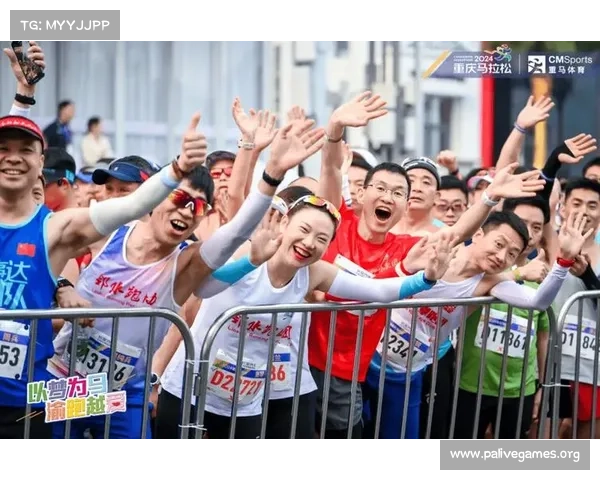跨越终点,挑战自我 周霞带孩子轻松参与欢乐跑活动 跨越终点,挑战自我 周霞带孩子轻松参与欢乐跑活动