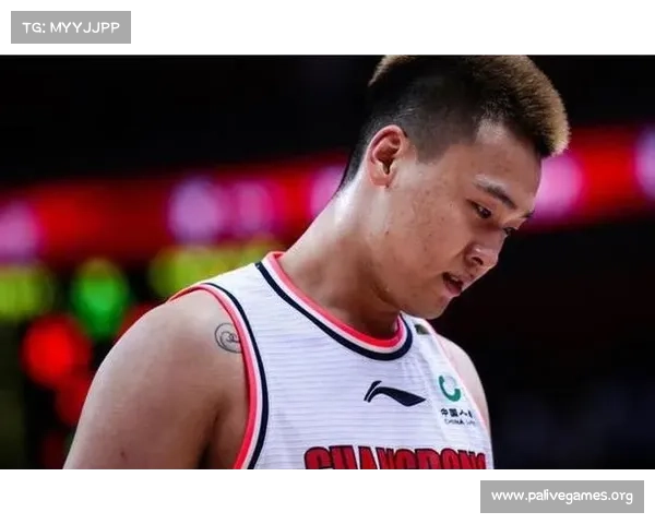 拜仁争议判罚引发热议 赵睿强烈不满直言公正无望 拜仁争议判罚引发热议 赵睿强烈不满直言公正无望