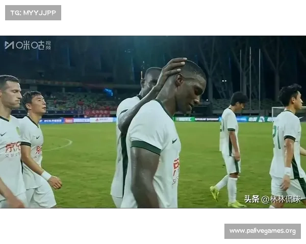 国安状态火热续约橄榄球明星球员点燃全场激情 国安状态火热续约橄榄球明星球员点燃全场激情